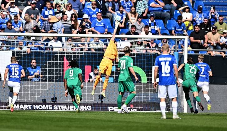 05.04.2025, xfux, Fussball 2.Bundesliga, SV Darmstadt 98 - SpVgg Greuther Fuerth v.l. Nahuel Noll (SpVgg Greuther Fuerth) (DFL DFB REGULATIONS PROHIBIT ANY USE OF PHOTOGRAPHS as IMAGE SEQUENCES and or QUASI-VIDEO. Eine Lizenzierung dieses Bildes an und oder durch den SV Darmstadt 1898 e.V. sowie Tochterunternehmen ist nicht gestattet. No release of or sale to SV Darmstadt 1898 e.V.) Darmstadt