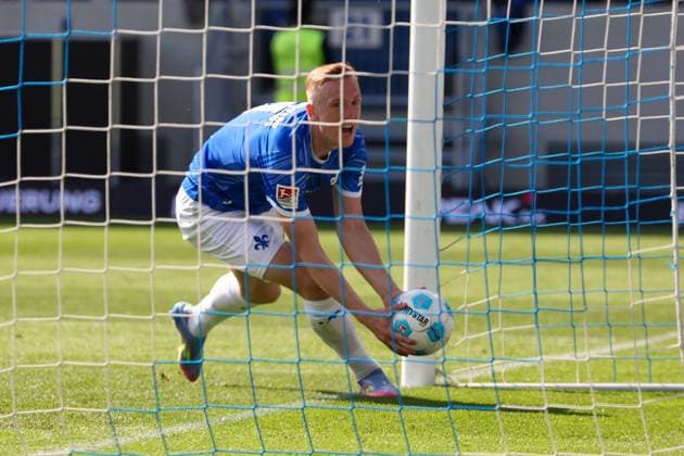 2025.04.05 xJFAx 2.Bundesliga SV Darmstadt 98 - SpVgg Greuther Fürth v.l., Isac Alexi Sivert Lidberg (SV Darmstadt 98) Torjubel, Goal celebration, celebrate the goal (DFL DFB REGULATIONS PROHIBIT ANY USE OF PHOTOGRAPHS as IMAGE SEQUENCES and or QUASI-VIDEO)