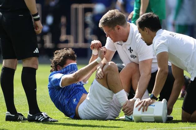 05.04.2025, xtvx, Fussball 2.Bundesliga, SV Darmstadt 98 - SpVgg Greuther Fuerth v.l. Verletzung Fraser Hornby (SV Darmstadt 98) (DFL DFB REGULATIONS PROHIBIT ANY USE OF PHOTOGRAPHS as IMAGE SEQUENCES and or QUASI-VIDEO) Darmstadt