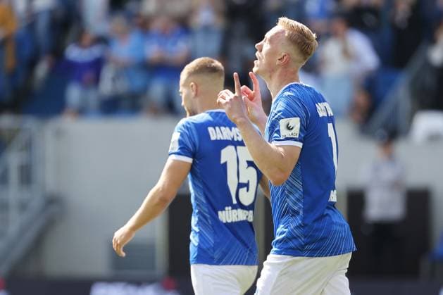 05.04.2025, xtvx, Fussball 2.Bundesliga, SV Darmstadt 98 - SpVgg Greuther Fuerth v.l. Goal scored, Tor zum 1:0 Isac Lidberg (SV Darmstadt 98) (DFL DFB REGULATIONS PROHIBIT ANY USE OF PHOTOGRAPHS as IMAGE SEQUENCES and or QUASI-VIDEO) Darmstadt