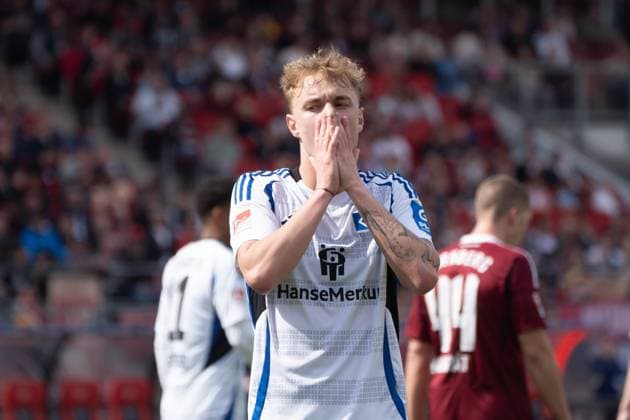 05.04.2025, xhfmx, Fussball 2.Bundesliga, 1. FC Nuernberg - Hamburger SV Adam Karabec (Hamburger SV) nach einer vergebenen Torchance. (DFL DFB REGULATIONS PROHIBIT ANY USE OF PHOTOGRAPHS as IMAGE SEQUENCES and or QUASI-VIDEO) Nuernberg