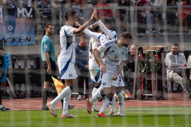 05.04.2025, xhfmx, Fussball 2.Bundesliga, 1. FC Nuernberg - Hamburger SV v.l. Robert Glatzel (Hamburger SV), Ludovit Reis (Hamburger SV), Marco Richter (Hamburger SV) bejubeln das Tor zum 3:0 durch Robert Glatzel (Hamburger SV) Tor, Goal, Jubel, Celebration (DFL DFB REGULATIONS PROHIBIT ANY USE OF PHOTOGRAPHS as IMAGE SEQUENCES and or QUASI-VIDEO) Nuernberg