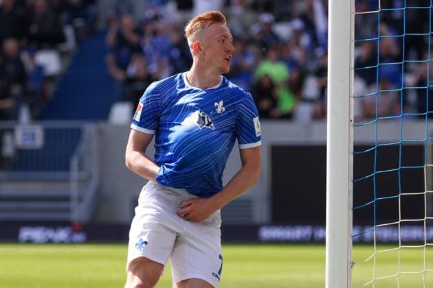2025.04.05 xJFAx 2.Bundesliga SV Darmstadt 98 - SpVgg Greuther Fürth v.l., Isac Alexi Sivert Lidberg (SV Darmstadt 98) Torjubel, Goal celebration, celebrate the goal (DFL DFB REGULATIONS PROHIBIT ANY USE OF PHOTOGRAPHS as IMAGE SEQUENCES and or QUASI-VIDEO)