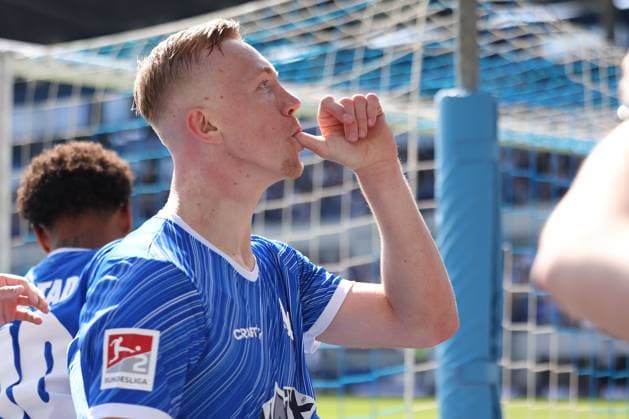 2025.04.05 xJFAx 2.Bundesliga SV Darmstadt 98 - SpVgg Greuther Fürth v.l., Isac Alexi Sivert Lidberg (SV Darmstadt 98) Torjubel, Goal celebration, celebrate the goal (DFL DFB REGULATIONS PROHIBIT ANY USE OF PHOTOGRAPHS as IMAGE SEQUENCES and or QUASI-VIDEO)