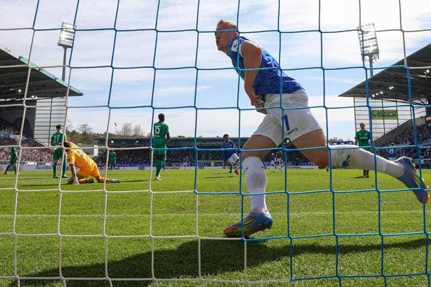 2025.04.05 xJFAx 2.Bundesliga SV Darmstadt 98 - SpVgg Greuther Fürth v.l., Isac Alexi Sivert Lidberg (SV Darmstadt 98) Torjubel, Goal celebration, celebrate the goal (DFL DFB REGULATIONS PROHIBIT ANY USE OF PHOTOGRAPHS as IMAGE SEQUENCES and or QUASI-VIDEO)