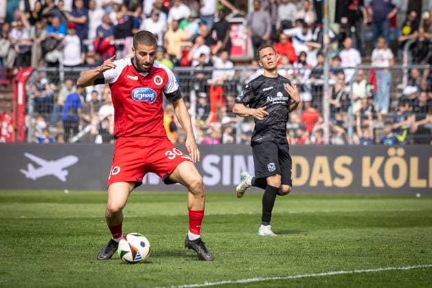 3. Liga: FC Viktoria Köln - SpVgg Unterhaching, 05.04.2025 Serhat-Semih Güler (FC Viktoria Köln, 30) frei vor dem Tor ; Köln, 5.04.2025, 31. Spieltag der 3. Fußball-Liga, FC Viktoria Köln - SpVgg Unterhaching im Sportpark Hoehenberg in Köln. Die DFL-Bestimmungen verbieten die Verwendung von Fotografien als Bildsequenzen und oder Quasi-Videos. Copyright: xBEAUTIFULxSPORTS LeahxKohringx