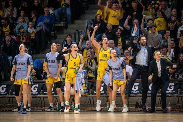 Basketball Berlin 04.04.2025 Saison 2024 2025 Toyota Damen Basketball Bundesliga 1. Bundesliga Playoffs Halbfinale Spiel 1 Alba Berlin - Saarlouis Royals Jubel Alba