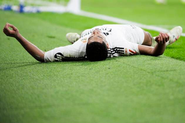 Bilder des Jahres 2025, Sport 04 April Sport Bilder des Tages LA LIGA EA Sports - Real Madrid vs Valencia MADRID, SPAIN - April 5: Jude Bellingham of Real Madrid reacts to a missed opportunity during the La Liga 2024 25 match between Real Madrid and Valencia at Santiago Bernabeu Stadium. (Photo by Guillermo Martinez) Madrid Santiago Bernabeu Stadium Spain Copyright: xGuillermoxMartinezx