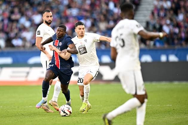 Paris Saint-Germain v Angers SCO - Ligue 1 McDonald s 2024 2025 25 Nuno MENDES (psg) during Ligue 1 McDonald s match between Paris and Angers at Parc des Princes on April 5, 2025 in Paris, France. Paris France  Copyright: xFEPx 776304742