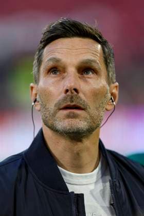 Köln, Deutschland, 05.04.25: Trainer Stefan Leitl (Hertha BSC) schaut waehrend des Spiels der 2. Bundesliga zwischen 1. FC Köln vs Hertha BSC Berlin in der RheinEnergie Stadion Köln RheinEnergie Stadion North Rhine-Westphalia Germany