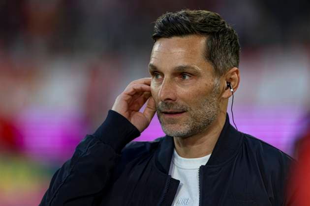 Köln, Deutschland, 05.04.25: Trainer Stefan Leitl (Hertha BSC) schaut waehrend des Spiels der 2. Bundesliga zwischen 1. FC Köln vs Hertha BSC Berlin in der RheinEnergie Stadion Köln RheinEnergie Stadion North Rhine-Westphalia Germany