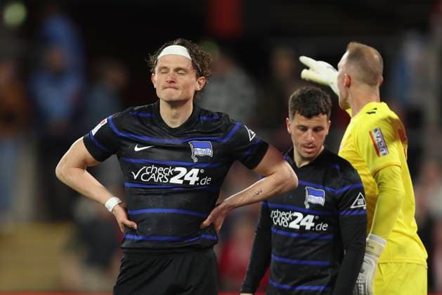 Fabian Reese (Hertha BSC Berlin) gestikuliert, Gestik waehrend des Spiels der 2. Bundesliga zwischen 1. FC Köln und Hertha BSC Berlin im RheinEnergieStadion am 05. März 2025 in Köln, Deutschland. (Foto von Oliver Kaelke Defodi Images) +++ Fabian Reese (Hertha BSC Berlin) gestures during the 2. Bundesliga match between 1. FC Köln and Hertha BSC Berlin at RheinEnergieStadion on April 5, 2025 in Cologne, Germany. (Photo by Oliver Kaelke Defodi Images) DFB DFL REGULATIONS PROHIBIT ANY USE OF PHOTOGRAPHS AS IMAGE SEQUENCES AND OR QUASI-VIDEO. (Photo by Oliver Kaelke DeFodi Images)