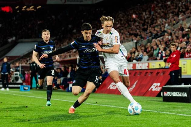2. Fußball Bundesliga: 1. FC Köln - Hertha BSC Berlin; 05.04.2025 Zweikampf Ibrahim Maza (Hertha BSC Berlin, 10), Mathias Olesen (1. FC Köln, 47) 2. Fußball Bundesliga, 1. FC Köln - Hertha BSC Berlin, Köln, RheinEnergiestadion am 05.04.2025 DFL REGULATIONS PROHIBIT ANY USE OF PHOTOGRAPHS AS IMAGE SEQUENCES AND OR QUASI-VIDEO.