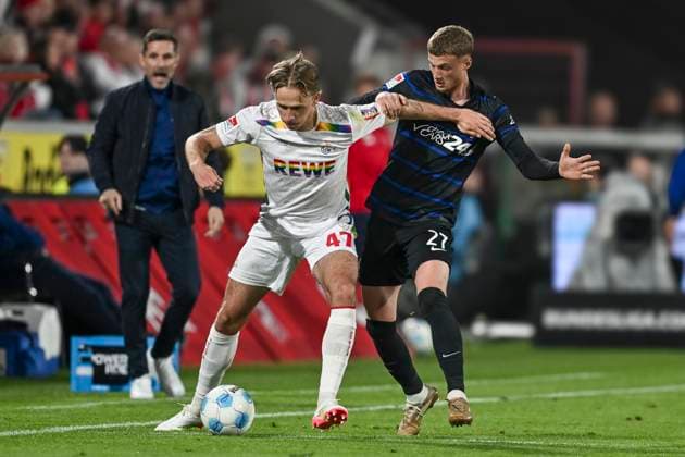 v. li. im Zweikampf Mathias Olesen (Koeln 47) Mickael Cuisance (Hertha 27) 05.04.2025 Fussball 1. FC Koeln vs Hertha BSC, Rheinenergiestadion, Koeln, DFB DFL REGULATIONS PROHIBIT ANY USE OF PHOTOGRAPHS AS IMAGE SEQUENCES AND OR QUASI-VIDEO
