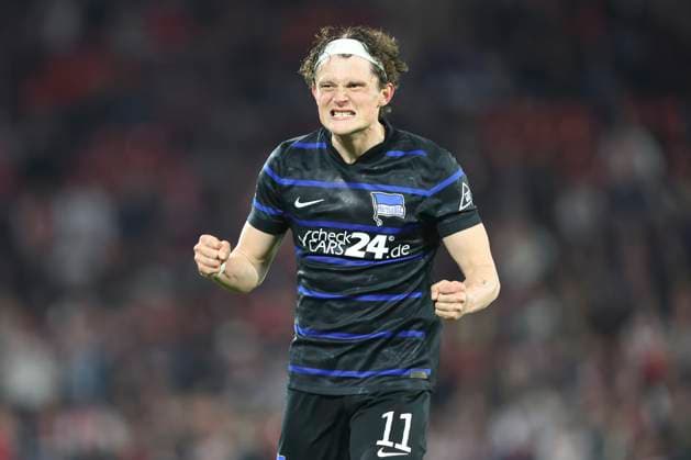 Fabian Reese (Hertha BSC Berlin) Schlussjubel, jubelt nach dem 0:1 Sieg waehrend des Spiels der 2. Bundesliga zwischen 1. FC Köln und Hertha BSC Berlin im RheinEnergieStadion am 05. März 2025 in Köln, Deutschland. (Foto von Oliver Kaelke Defodi Images) +++ Fabian Reese (Hertha BSC Berlin) celebrate after winning during the 2. Bundesliga match between 1. FC Köln and Hertha BSC Berlin at RheinEnergieStadion on April 5, 2025 in Cologne, Germany. (Photo by Oliver Kaelke Defodi Images) DFB DFL REGULATIONS PROHIBIT ANY USE OF PHOTOGRAPHS AS IMAGE SEQUENCES AND OR QUASI-VIDEO. (Photo by Oliver Kaelke DeFodi Images)