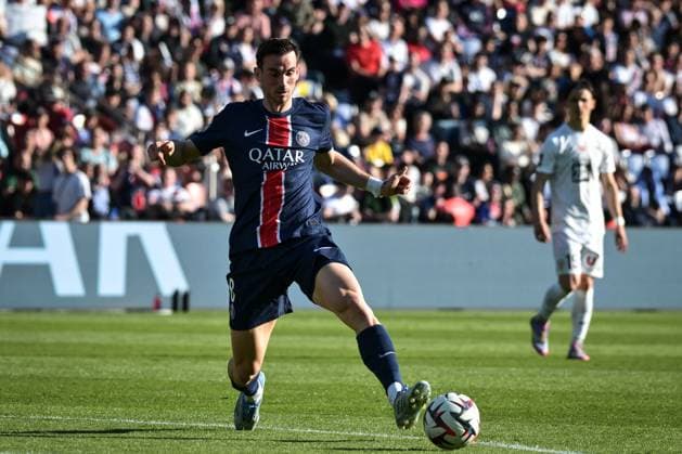 Ligue 1 PSG vs ANGERS SCO - FA Paris Saint-Germain’s midfielder Fabian Ruiz controls the ball during the French L1 football match between Paris Saint-Germain and Angers SCO at the Parc des Princes stadium in Paris on Avril 5, 2025. Photo by Firas Abdullah ABACAPRESS.COM Paris Île-de-France France  Copyright: xAbdullahxFiras ABACAx