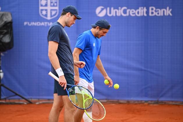 Tiriac Open 2025 - Bucharest ATP, Tennis Herren 250 Jakob Schnaitter and Mark Wallner of Germany play against Sander Gille and Jan Zielinski of Poland during the Tiriac Open doubles match in Bucharest, Romania, on April 4, 2025. Bucharest Romania  Copyright: xAlexxNicodimx originalFilename:nicodim-tiriacop250405_npuJ8.jpg