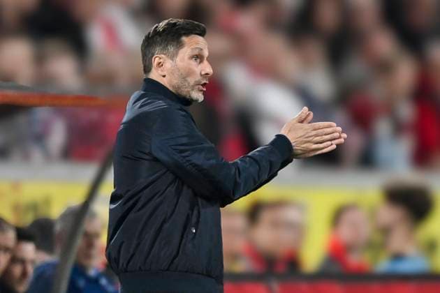 Stefan Leitl (Hertha Coach) Gestik Geste gestikuliert Mimik starker Gesichtsausdruck Emotion. 05.04.2025 Fussball 1. FC Koeln vs Hertha BSC, Rheinenergiestadion, Koeln, DFB DFL REGULATIONS PROHIBIT ANY USE OF PHOTOGRAPHS AS IMAGE SEQUENCES AND OR QUASI-VIDEO