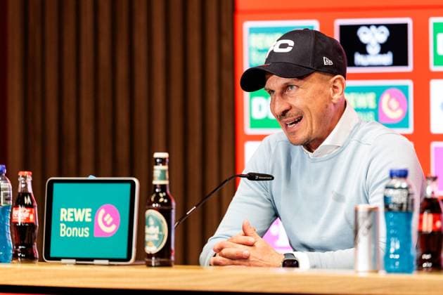 2. Fußball Bundesliga: 1. FC Köln - Hertha BSC Berlin; 05.04.2025 Gerhard Struber (Trainer 1. FC Köln) während der Pressekonferenz 2. Fußball Bundesliga, 1. FC Köln - Hertha BSC Berlin, Köln, RheinEnergiestadion am 05.04.2025 DFL REGULATIONS PROHIBIT ANY USE OF PHOTOGRAPHS AS IMAGE SEQUENCES AND OR QUASI-VIDEO.