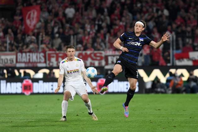 Dominique Heintz (1. FC Koeln) und Fabian Reese (Hertha BSC Berlin) im Zweikampf waehrend des Spiels der 2. Bundesliga zwischen 1. FC Köln und Hertha BSC Berlin im RheinEnergieStadion am 05. April 2025 in Köln, Deutschland. (Foto von Ralf Treese DeFodi Images) +++ Dominique Heintz (1. FC Koeln) und Fabian Reese (Hertha BSC Berlin) battle for the ball during the 2. Bundesliga match between 1. FC Köln and Hertha BSC Berlin at RheinEnergieStadion on April 5, 2025 in Cologne, Germany. (Photo by Ralf Treese DeFodi Images) DFB DFL REGULATIONS PROHIBIT ANY USE OF PHOTOGRAPHS AS IMAGE SEQUENCES AND OR QUASI-VIDEO. (Photo by Ralf Treese DeFodi Images)