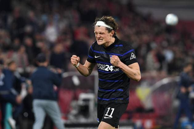 Fabian Reese (Hertha BSC Berlin) Jubel, jubelt nach Spielende waehrend des Spiels der 2. Bundesliga zwischen 1. FC Köln und Hertha BSC Berlin im RheinEnergieStadion am 05. April 2025 in Köln, Deutschland. (Foto von Ralf Treese DeFodi Images) +++ Fabian Reese (Hertha BSC Berlin) celebrate, celebrates, celebrating during the 2. Bundesliga match between 1. FC Köln and Hertha BSC Berlin at RheinEnergieStadion on April 5, 2025 in Cologne, Germany. (Photo by Ralf Treese DeFodi Images) DFB DFL REGULATIONS PROHIBIT ANY USE OF PHOTOGRAPHS AS IMAGE SEQUENCES AND OR QUASI-VIDEO. (Photo by Ralf Treese DeFodi Images)