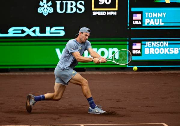 April 5, 2025, Houston, Tx, United States of America: TOMMY PAUL during the quarter finals between Tommy Paul (USA) and Jenson Brooksby (USA) in the Men s Clay Court Championships on April 3, 2025 at the River Oaks Country Club in Houston, Texas. Houston United States of America - ZUMAw132 20250405_zap_w132_057 Copyright: xTomxWalkox