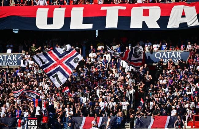 Match de Ligue 1 McDonald s opposant le Paris Saint-Germain (PSG) à Angers (1-0) au Parc des Princes à Paris Supporters parisiens (PSG) lors du match de Ligue 1 McDonald s opposant le Paris Saint-Germain (PSG) au SCO Angers (1-0) au Parc des Princes à Paris, France, le 5 avril 2025. Christian Liewig Bestimage French L1 football match between Paris Saint-Germain (PSG) and SCO Angers at Parc des Princes stadium in Paris, France on April 05, 2025. Paris France  Copyright: xChristianxLiewigx xBestimagexChristianxLiewigx xBestimagex