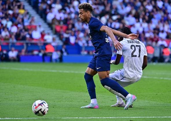 Match de Ligue 1 McDonald s opposant le Paris Saint-Germain (PSG) à Angers (1-0) au Parc des Princes à Paris Desire Doué lors du match de Ligue 1 McDonald s opposant le Paris Saint-Germain (PSG) au SCO Angers (1-0) au Parc des Princes à Paris, France, le 5 avril 2025. Christian Liewig Bestimage French L1 football match between Paris Saint-Germain (PSG) and SCO Angers at Parc des Princes stadium in Paris, France on April 05, 2025. Paris France  Copyright: xChristianxLiewigx xBestimagexChristianxLiewigx xBestimagex