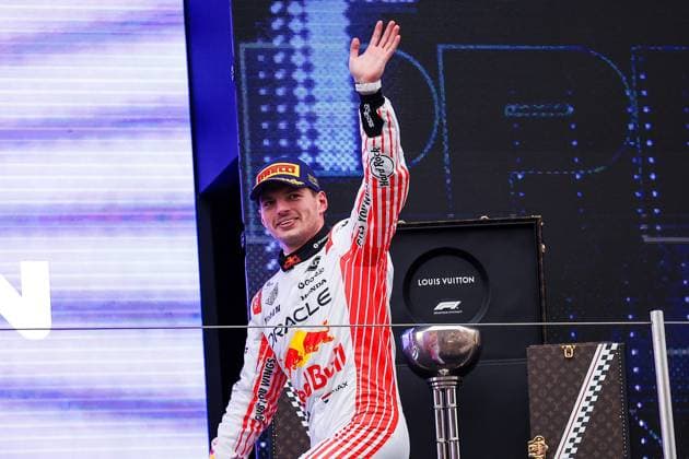 F1 - JAPANESE GRAND PRIX 2025 VERSTAPPEN Max (ned), Red Bull Racing RB21, portrait podium celebration during the Formula 1 Lenovo Japanese Grand Prix 2025, 3rd round of the 2025 FIA Formula One World Championship, WM, Weltmeisterschaft from April 4 to 6, 2025 on the Suzuka Circuit, in Suzuka, Japan - SuzukaJapan  Copyright: xEricxAlonsox