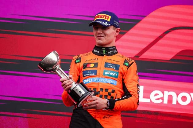F1 - JAPANESE GRAND PRIX 2025 NORRIS Lando (gbr), McLaren F1 Team MCL39, portrait podium celebration during the Formula 1 Lenovo Japanese Grand Prix 2025, 3rd round of the 2025 FIA Formula One World Championship, WM, Weltmeisterschaft from April 4 to 6, 2025 on the Suzuka Circuit, in Suzuka, Japan - SuzukaJapan  Copyright: xEricxAlonsox