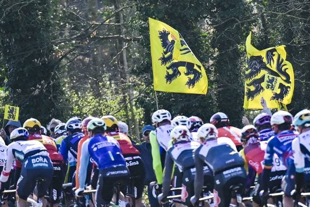 Supporters with Flemish flags pictured during the men s race of the Ronde van Vlaanderen Tour des Flandres Tour of Flanders one day cycling race, 268,9km from Brugge to Oudenaarde, Sunday 06 April 2025. DIRKxWAEM  x119557017x