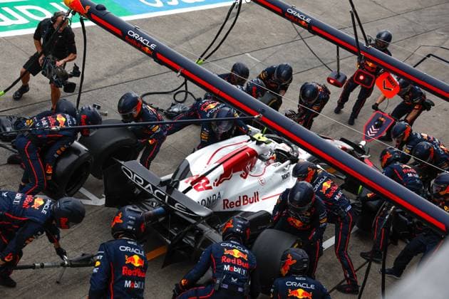 F1 - JAPANESE GRAND PRIX 2025 01 VERSTAPPEN Max (nld), Red Bull Racing RB21, action during the Formula 1 Lenovo Japanese Grand Prix 2025, 3rd round of the 2025 FIA Formula One World Championship, WM, Weltmeisterschaft from April 4 to 6, 2025 on the Suzuka Circuit, in Suzuka, Japan - SuzukaJapan  Copyright: xDPPIx