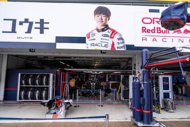 Formula 1 Japanese Grand Prix - Race Day - Suzuka Yuki Tsunoda (Jap) Of Oracle Red Bull Racing 22 garage during the Formula 1 Lenovo Japanese Grand Prix 2025 on Race Day at the Suzuka International Circuit, Suzuka, Japan on April 6, 2025 Credit: Photo by Antoine Lapeyre ABACAPRESS.COM Suzuka Japan  Copyright: xLapeyrexAntoine ABACAx