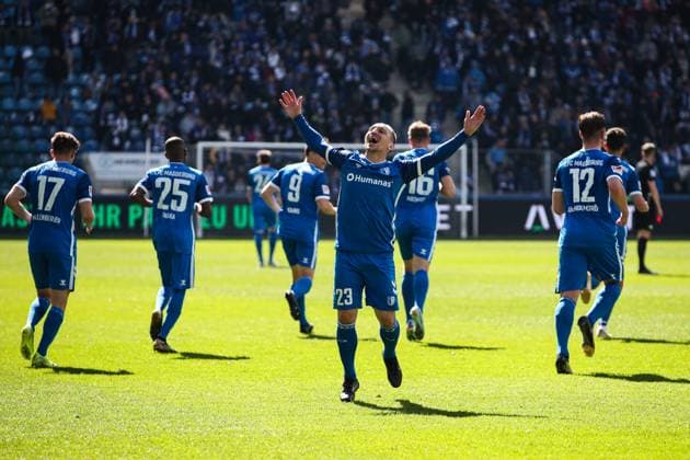 Torjubel - Torschütze Baris Atik (1. FC Magdeburg,23) trifft zum 1-0 - 2. Fußball Bundesliga Saison 2024-2025 1. FC Magdeburg vs. 1. FC Kaiserslautern in der Avnet Arena in Magdeburg - Aktion,Fußball,Mann,Männer,Deutschland,06.04.2025