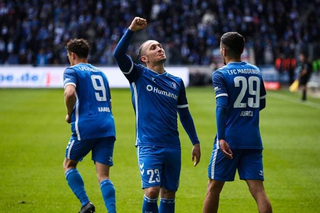 Torjubel - Torschütze Baris Atik (1. FC Magdeburg,23) trifft zum 2-0 - 2. Fußball Bundesliga Saison 2024-2025 1. FC Magdeburg vs. 1. FC Kaiserslautern in der Avnet Arena in Magdeburg - Aktion,Fußball,Mann,Männer,Deutschland,06.04.2025