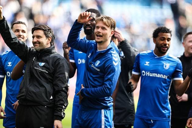 Alexander Ahl Holmström (1. FC Magdeburg,12) feiert den Sieg - 2. Fußball Bundesliga Saison 2024-2025 1. FC Magdeburg vs. 1. FC Kaiserslautern in der Avnet Arena in Magdeburg - Aktion,Fußball,Mann,Männer,Deutschland,06.04.2025