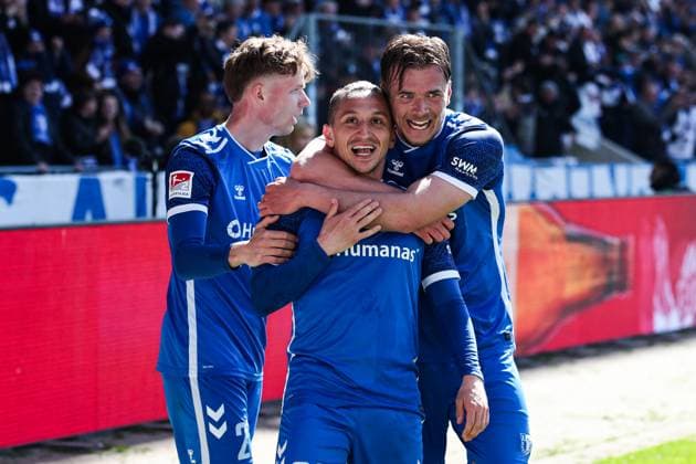 Torjubel - Torschütze Baris Atik (1. FC Magdeburg,23) trifft zum 1-0 mit Alexander Ahl Holmström (1. FC Magdeburg,12) und Philipp Hercher (1. FC Magdeburg,27) - 2. Fußball Bundesliga Saison 2024-2025 1. FC Magdeburg vs. 1. FC Kaiserslautern in der Avnet Arena in Magdeburg - Aktion,Fußball,Mann,Männer,Deutschland,06.04.2025