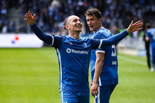Torjubel - Torschütze Baris Atik (1. FC Magdeburg,23) trifft zum 2-0 - 2. Fußball Bundesliga Saison 2024-2025 1. FC Magdeburg vs. 1. FC Kaiserslautern in der Avnet Arena in Magdeburg - Aktion,Fußball,Mann,Männer,Deutschland,06.04.2025