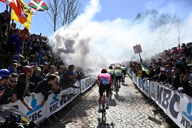 Ronde van Vlaanderen 2025 - Men Elite OUDENAARDE, BELGIUM - APRIL 06 : Walker Max (GBR) of EF Education - Easypost in the Oude Kwaremont pictured during the 109th edition of the Ronde van Vlaanderen, an UCI World Tour cycling race for Men Elite with start in Bruges and finish in Oudenaarde after 268,9 km on April 6, 2025 in Oudenaarde, Belgium, 06 04 2025 ( Motor drive Guy De Vuyst - Oudenaarde Belgium  Copyright: xJanxDexMeuleneirx
