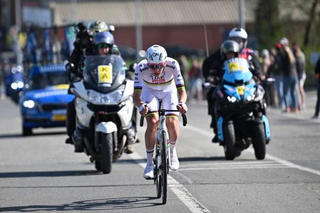 Ronde van Vlaanderen 2025 - Men Elite OUDENAARDE, BELGIUM - APRIL 06 : Pogacar Tadej (SLO) of UAE Team Emirates - XRG pictured during the 109th edition of the Ronde van Vlaanderen, an UCI World Tour cycling race for Men Elite with start in Bruges and finish in Oudenaarde after 268,9 km on April 6, 2025 in Oudenaarde, Belgium, 06 04 2025 ( Motor drive Guy De Vuyst - Oudenaarde Belgium  Copyright: xJanxDexMeuleneirx