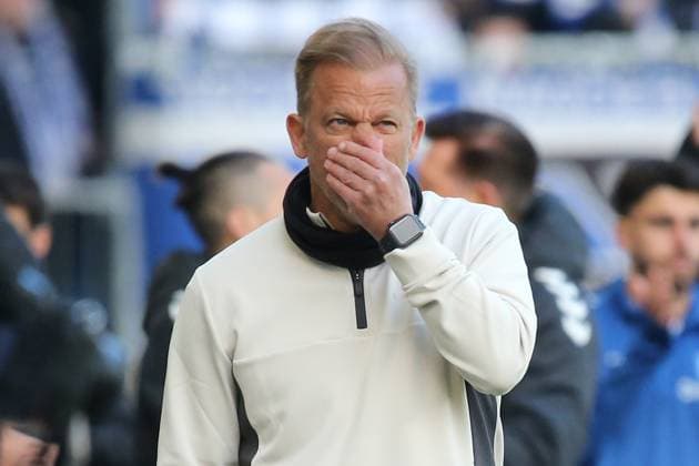 06.04.2025, xmohx, Fussball 2.Bundesliga, 1.FC Magdeburg - 1.FC Kaiserslautern v.l. Trainer Markus Anfang (1. FC Kaiserslautern) Enttäuscht, traurig, frustriert (DFL DFB REGULATIONS PROHIBIT ANY USE OF PHOTOGRAPHS as IMAGE SEQUENCES and or QUASI-VIDEO) Magdeburg