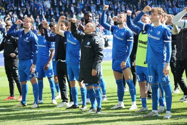 06.04.2025, xmohx, Fussball 2.Bundesliga, 1.FC Magdeburg - 1.FC Kaiserslautern v.l. Jubel, Freude über den Sieg mit Baris Atik (1.FC Magdeburg) (DFL DFB REGULATIONS PROHIBIT ANY USE OF PHOTOGRAPHS as IMAGE SEQUENCES and or QUASI-VIDEO) Magdeburg
