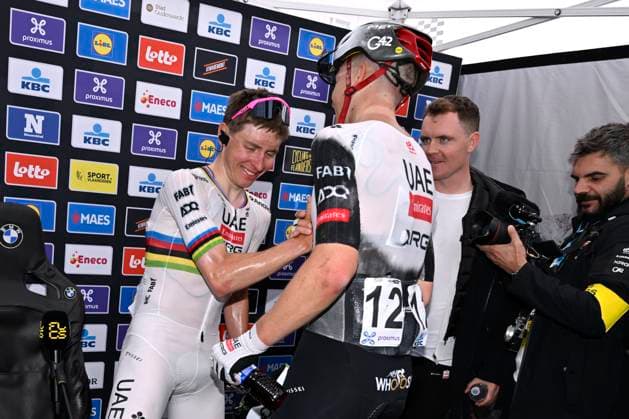 Sport Bilder des Tages Ronde van Vlaanderen 2025 - Men Elite OUDENAARDE, BELGIUM - APRIL 06 : Pogacar Tadej (SLO) of UAE Team Emirates - XRG and Vermeersch Florian (BEL) of UAE Team Emirates pictured during the 109th edition of the Ronde van Vlaanderen, an UCI World Tour cycling race for Men Elite with start in Bruges and finish in Oudenaarde after 268,9 km on April 6, 2025 in Oudenaarde, Belgium, 06 04 2025 ( Motor drive Guy De Vuyst - Oudenaarde Belgium  Copyright: xJanxDexMeuleneirx