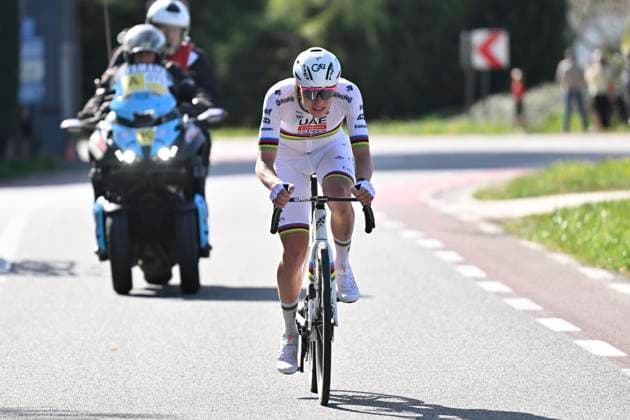 Ronde van Vlaanderen 2025 - Men Elite OUDENAARDE, BELGIUM - APRIL 06 : Pogacar Tadej (SLO) of UAE Team Emirates - XRG pictured during the 109th edition of the Ronde van Vlaanderen, an UCI World Tour cycling race for Men Elite with start in Bruges and finish in Oudenaarde after 268,9 km on April 6, 2025 in Oudenaarde, Belgium, 06 04 2025 ( Motor drive Guy De Vuyst - Oudenaarde Belgium  Copyright: xJanxDexMeuleneirx