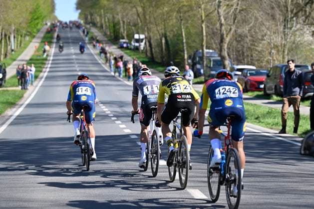 Ronde van Vlaanderen 2025 - Men Elite OUDENAARDE, BELGIUM - APRIL 06 : Van Der Poel Mathieu (NED) of Alpecin - Deceuninck pictured during the 109th edition of the Ronde van Vlaanderen, an UCI World Tour cycling race for Men Elite with start in Bruges and finish in Oudenaarde after 268,9 km on April 6, 2025 in Oudenaarde, Belgium, 06 04 2025 ( Motor drive Guy De Vuyst - Oudenaarde Belgium  Copyright: xJanxDexMeuleneirx