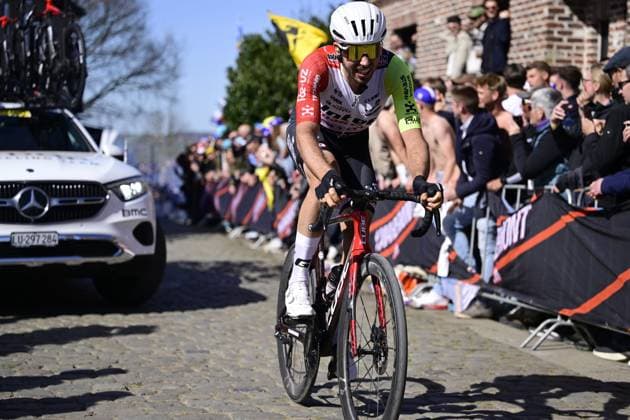 Ronde van Vlaanderen 2025 - Men Elite OUDENAARDE, BELGIUM - APRIL 06 : Braet Vito (BEL) of Intermarche - Wanty pictured during the 109th edition of the Ronde van Vlaanderen, an UCI World Tour cycling race for Men Elite with start in Bruges and finish in Oudenaarde after 268,9 km on April 6, 2025 in Oudenaarde, Belgium, 06 04 2025 ( Motordriver Guy De Vuyst - Oudenaarde Belgium  Copyright: xNicoxVereeckenx