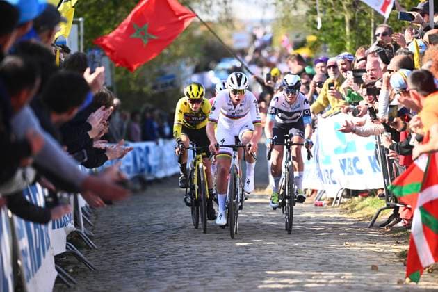 Ronde van Vlaanderen 2025 - Women Elite OUDENAARDE, BELGIUM - APRIL 06 : Kopecky Lotte (BEL) of Team SD Worx - Protime, Niewiadoma Katarzyna (POL) of Canyon SRAM Racing zondacrypto, Lippert Liane (GER) of Movistar Team, Ferrand-Prevot Pauline (FRA) FRA of Team Visma Lease a Bike pictured during the 22th edition of the Ronde van Vlaanderen for Women Elite, an UCI Women s World Tour cycling race organized by Flanders Classics with start and finish in Oudenaarde after 168,8 km on April 6, 2025 in Oudenaarde, Belgium, 06 04 2025 Oudenaarde Belgium  Copyright: xGregoryxVanxGansenx