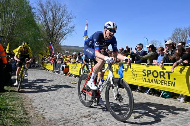 Ronde van Vlaanderen 2025 - Men Elite OUDENAARDE, BELGIUM - APRIL 06 : Kung Stefan (SUI) of Groupama - FDJ pictured during the 109th edition of the Ronde van Vlaanderen, an UCI World Tour cycling race for Men Elite with start in Bruges and finish in Oudenaarde after 268,9 km on April 6, 2025 in Oudenaarde, Belgium, 06 04 2025 ( Motor drive Guy De Vuyst - Oudenaarde Belgium  Copyright: xJanxDexMeuleneirx