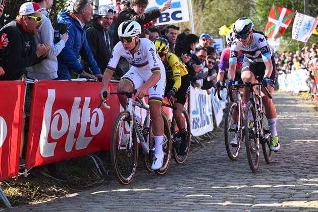Ronde van Vlaanderen 2025 - Women Elite OUDENAARDE, BELGIUM - APRIL 06 : Kopecky Lotte (BEL) of Team SD Worx - Protime, Niewiadoma Katarzyna (POL) of Canyon SRAM Racing zondacrypto, Lippert Liane (GER) of Movistar Team, Ferrand-Prevot Pauline (FRA) FRA of Team Visma Lease a Bike pictured during the 22th edition of the Ronde van Vlaanderen for Women Elite, an UCI Women s World Tour cycling race organized by Flanders Classics with start and finish in Oudenaarde after 168,8 km on April 6, 2025 in Oudenaarde, Belgium, 06 04 2025 Oudenaarde Belgium  Copyright: xGregoryxVanxGansenx