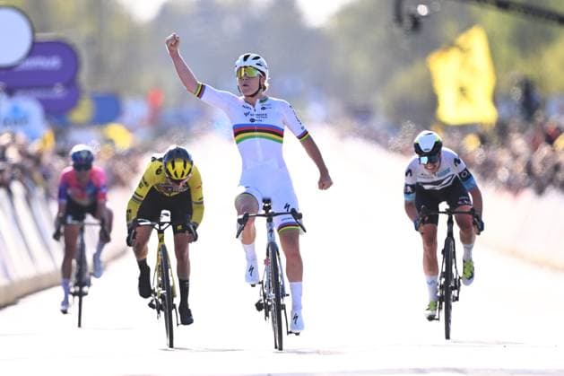 Ronde van Vlaanderen 2025 - Women Elite OUDENAARDE, BELGIUM - APRIL 06 : Ferrand-Prevot Pauline of Team Visma Lease a Bike, Kopecky Lotte (BEL) of Team SD Worx - Protime, Lippert Liane of Movistar Team pictured during the 22th edition of the Ronde van Vlaanderen for Women Elite, an UCI Women s World Tour cycling race organized by Flanders Classics with start and finish in Oudenaarde after 168,8 km on April 6, 2025 in Oudenaarde, Belgium, 06 04 2025 Oudenaarde Belgium  Copyright: xTomasxSiskx